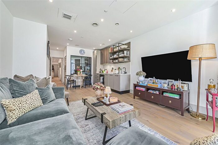 2 Bedroom Flat For Sale In Clapham Road, London, SW9