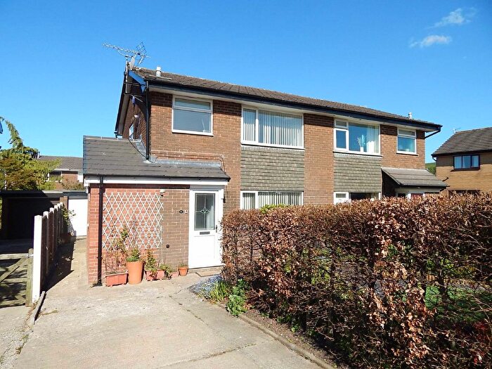 3 Bedroom Semi Detached House To Rent In Long Lane, Chapel-En-Le-Frith, SK23