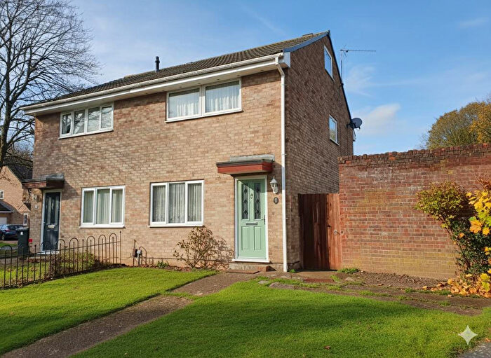 3 Bedroom Semi Detached House To Rent In Selwyn Gardens, Boyatt Wood, SO50