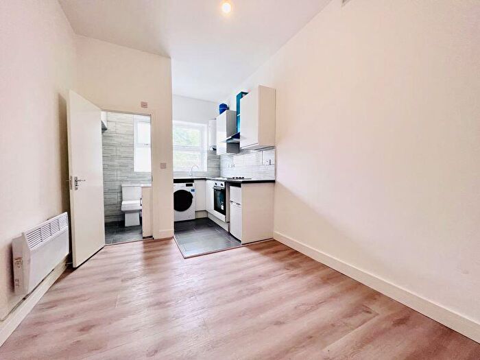 Studio To Rent In Morning Lane, Hackney, E9