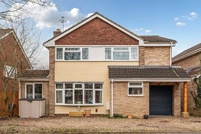 5 Bedroom Detached House For Sale In Great Hill Crescent, Maidenhead, SL6