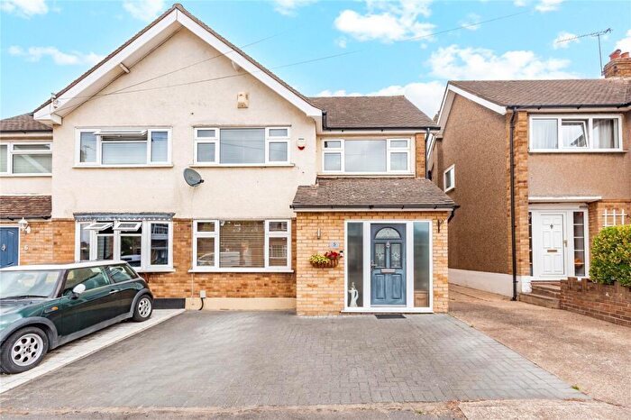 3 Bedroom Semi-Detached House For Sale In Cheshire Close, Hornchurch, RM11