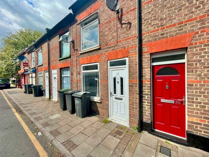 2 Bedroom Terraced House To Rent In Russell Street, Luton, LU1
