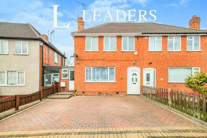 3 Bedroom Semi-Detached House To Rent In Worlds End Lane, B32