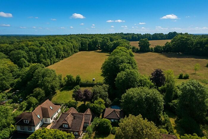 3 Bedroom Bungalow For Sale In Kings Hill, Beech, Alton, Hampshire, GU34