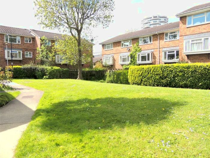 1 Bedroom Flat To Rent In Granville Close, Croydon, CR0