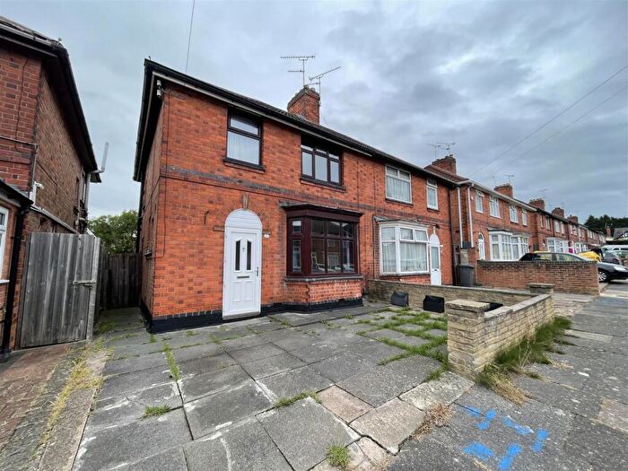 3 Bedroom Semi-Detached House For Sale In Norwood Road, Leicester, LE5