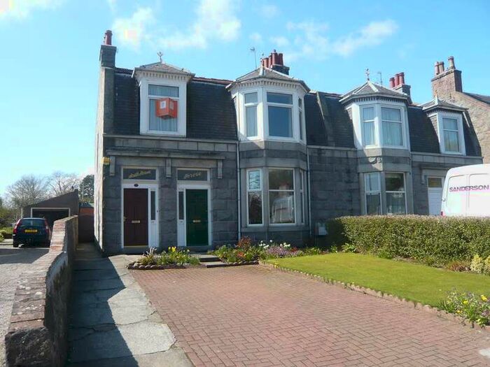 2 Bedroom Flat To Rent In Kirk Brae, Cults, AB15