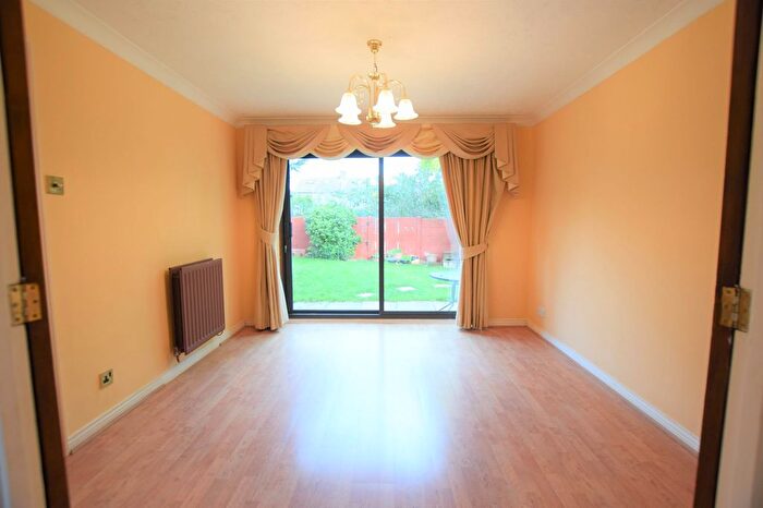 4 Bedroom Detached House For Sale In Carrick Drive, Ilford, IG6