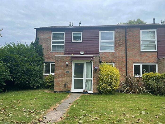 4 Bedroom End Of Terrace House To Rent In Knights Croft, New Ash Green, Longfield, DA3