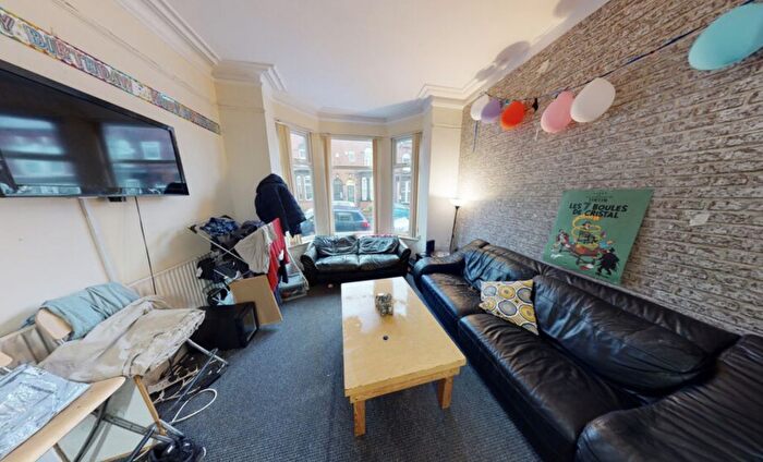 7 Bedroom Semi Detached House To Rent In Norwood Road, Leeds, LS6