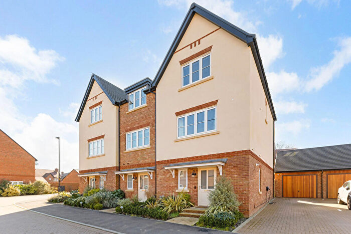 4 Bedroom End Of Terrace House For Sale In Field Maple Gardens, High Wycombe, HP10