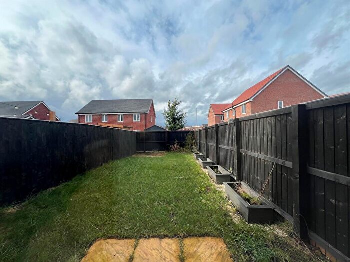 3 Bedroom End Of Terrace House For Sale In Flying Bedstead Way, Hucknall, Nottingham, NG15
