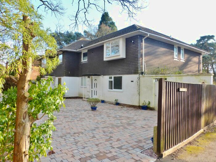 2 Bedroom Maisonette To Rent In Fern Grove, Chilworth, SO16