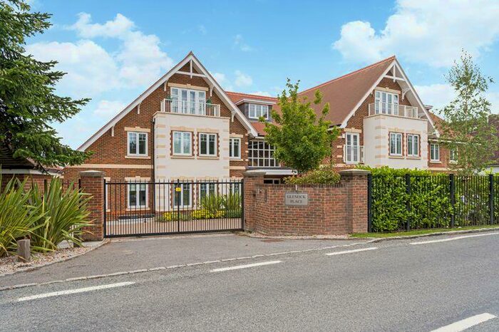2 Bedroom Flat To Rent In Penn Road, Beaconsfield, HP9