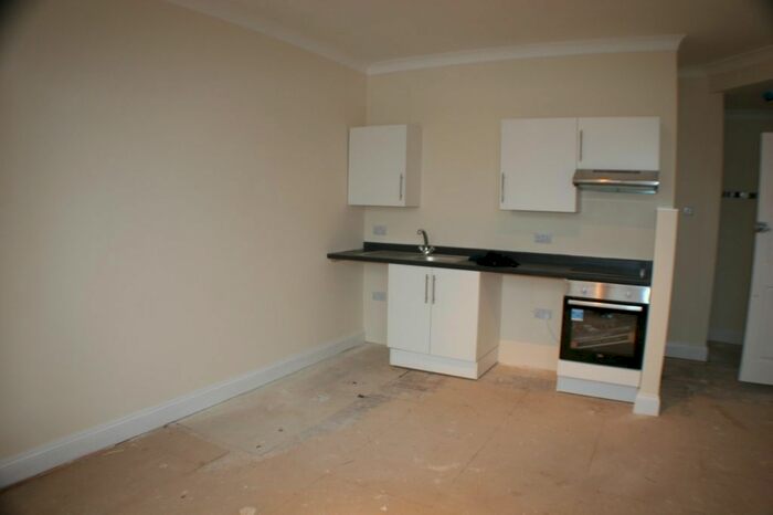 1 Bedroom Flat To Rent In Britannia Road, Westcliff-On-Sea, SS0