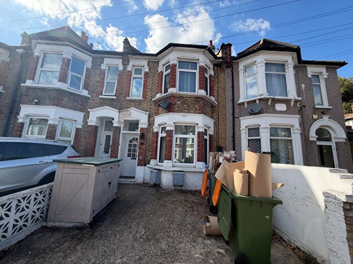 2 Bedroom Flat To Rent In Ground Floor Flat, Sheringham Avenue, Manor Park, Newham, London, E12