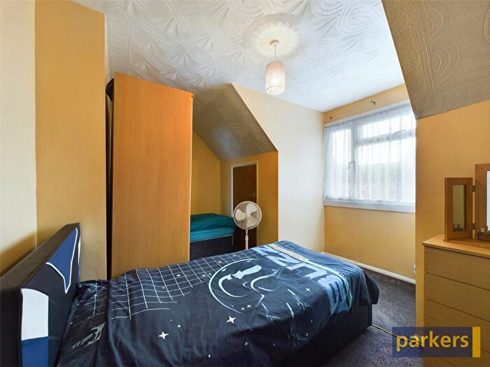 3 Bedroom Terraced House For Sale In Shinfield Road, Reading, Berkshire, RG2