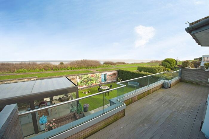 5 Bedroom Detached House For Sale In Cliffside, Penarth, CF64