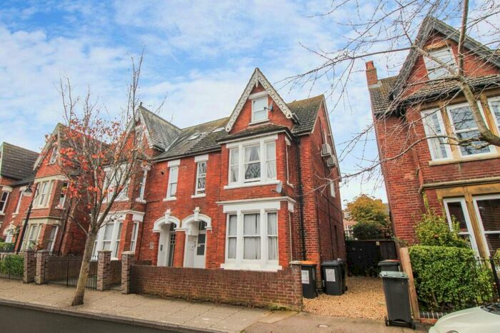 1 Bedroom Apartment To Rent In Cornwall Road, Bedford, MK40