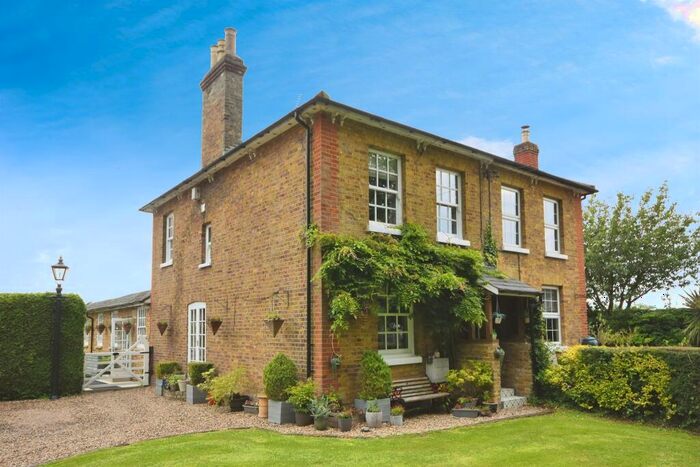 4 Bedroom Character Property For Sale In Coxtie Green Road, Pilgrims Hatch, Brentwood, CM14