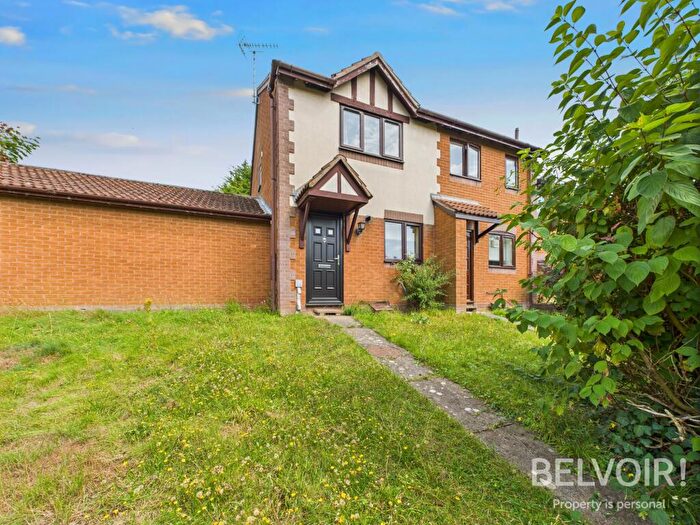 2 Bedroom Town House For Sale In Kingsland Road, Aston Lodge Park, Stone, ST15