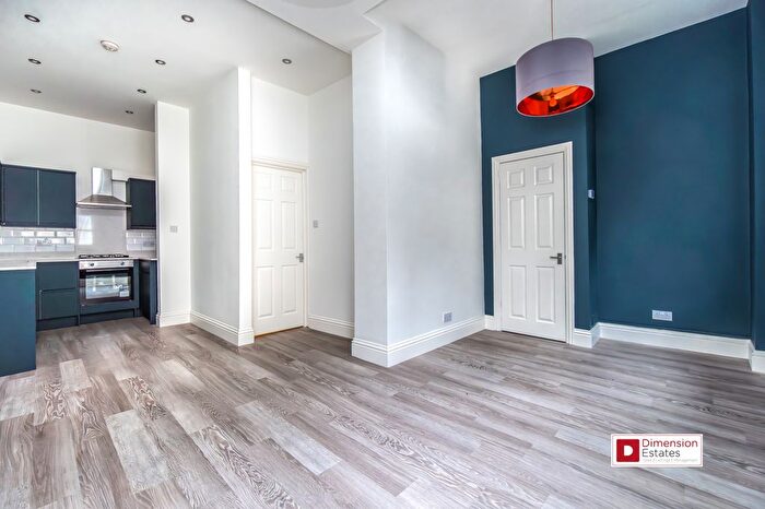 2 Bedroom Flat To Rent In Richmond Road, London Fields, Dalston, Hackney, E8