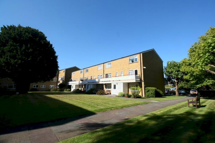 2 Bedroom Flat To Rent In Woodmansterne Lane, Banstead, SM7