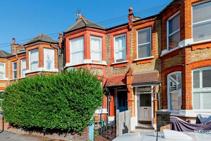 2 Bedroom Flat To Rent In Bathurst Gardens, London, NW10