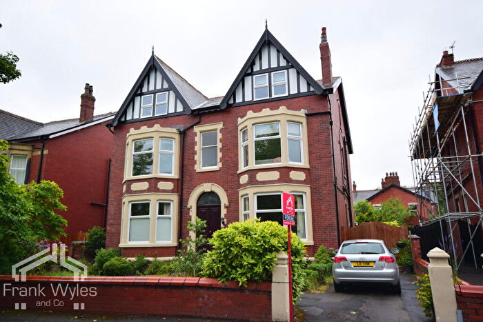 2 Bedroom Flat For Sale In Flat, Elms Avenue, Lytham, Lancashire, FY8