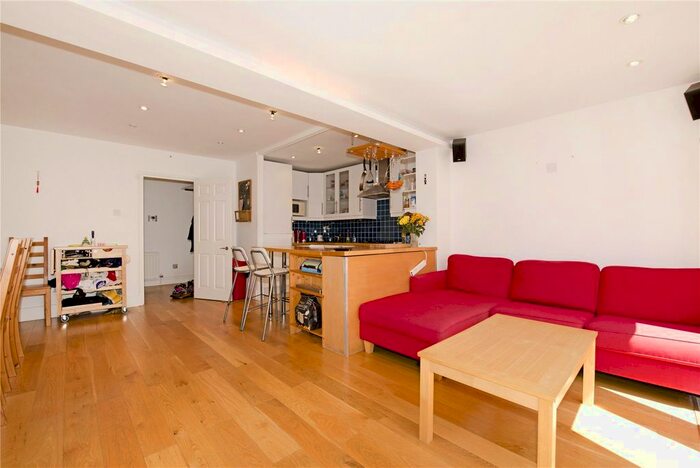 3 Bedroom Flat To Rent In Prince Regent Mews, Euston, NW1