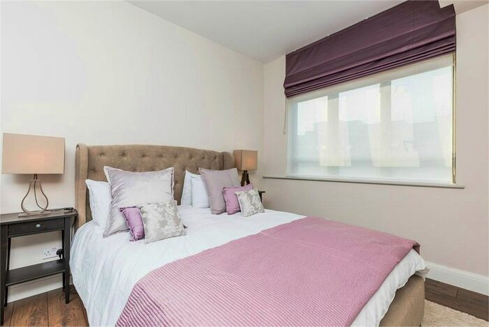 2 Bedroom Flat To Rent In City Road, Old Street, London, EC1V