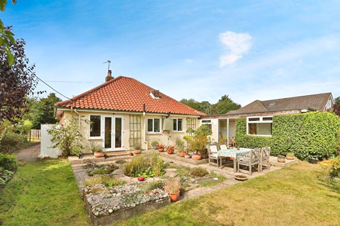 3 Bedroom Detached Bungalow For Sale In Church Road, Yelverton, Norwich, NR14