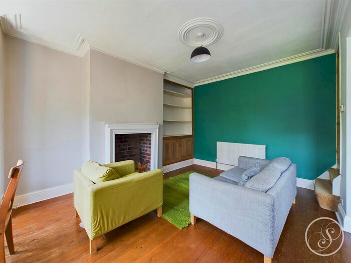 3 Bedroom Terraced House To Rent In Pasture Terrace, Leeds, LS7