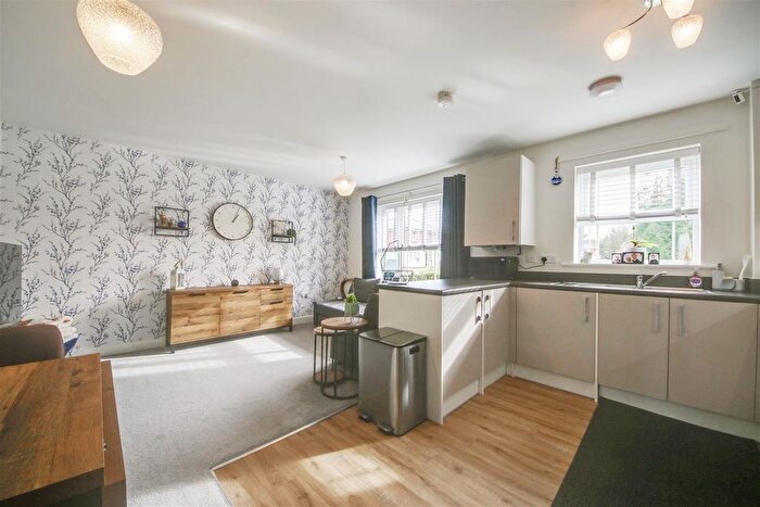 2 Bedroom Flat For Sale In Heath Way, Shenley, WD7