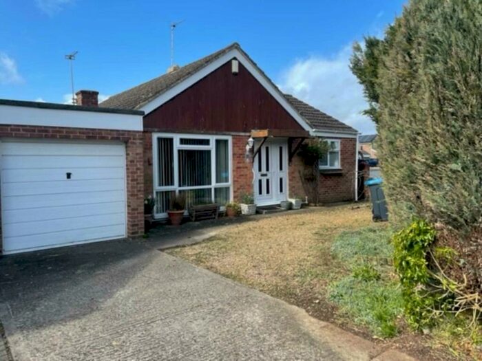 3 Bedroom Bungalow To Rent In Wenrisc Road, Minster Lovell, OX29