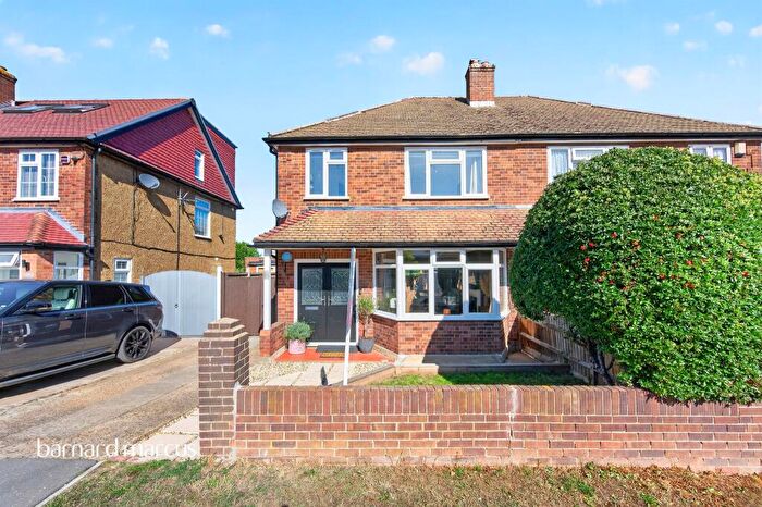 3 Bedroom Semi-Detached House For Sale In Cumberland Drive, Chessington, KT9