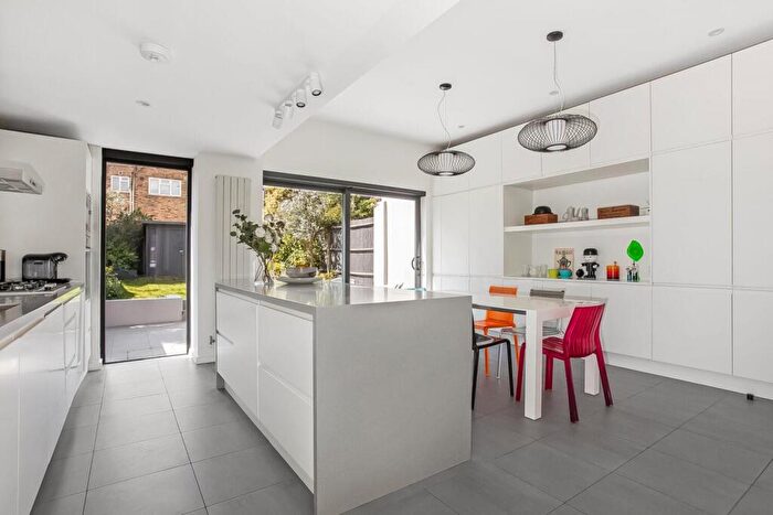 5 Bedroom House For Sale In Wiverton Road, Sydenham, London, SE26