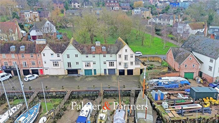 2 Bedroom Terraced House For Sale In Chandlers Quay, Maldon, Essex, CM9
