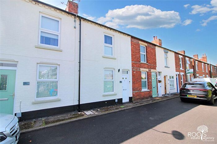 2 Bedroom Terraced House For Sale In Railway Road, Newbury, RG14
