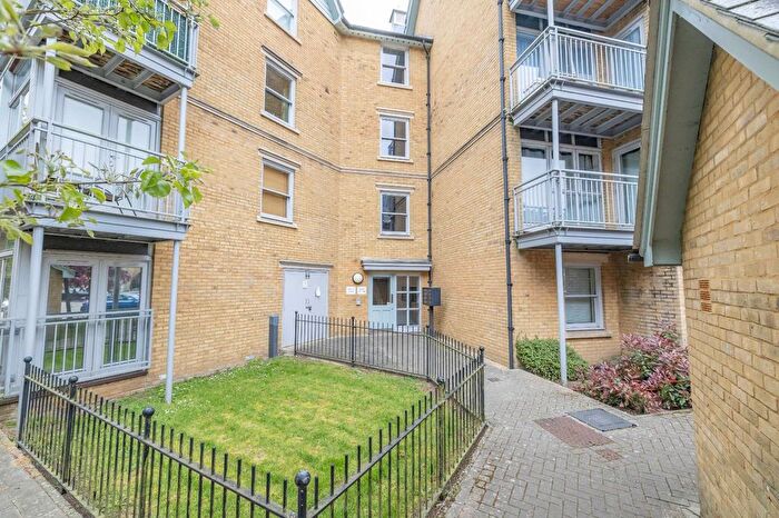 2 Bedroom Flat For Sale In Bingley Court, Canterbury, Kent, CT1