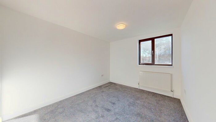 3 Bedroom Flat To Rent In Summerwood Road, Isleworth, TW7