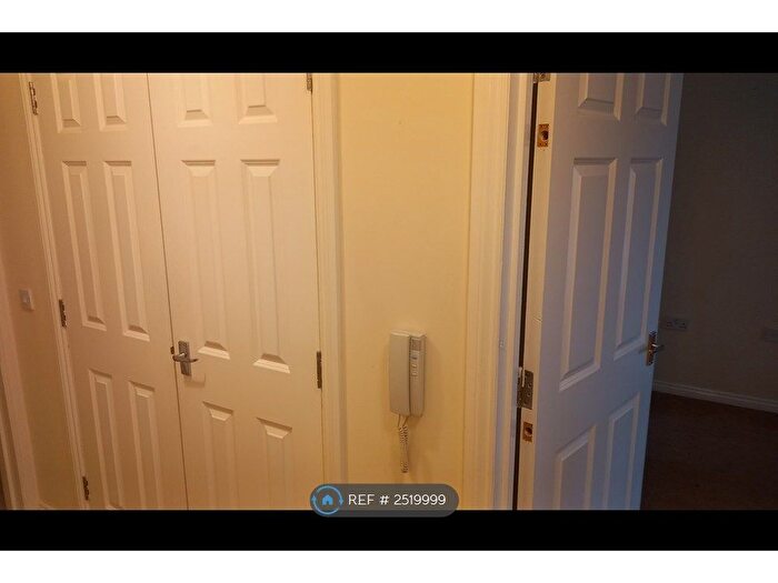 1 Bedroom Flat To Rent In Rowan Wynd, Paisley, PA2
