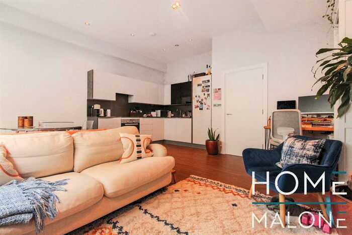 1 Bedroom Flat To Rent In Kingsland Road, E8