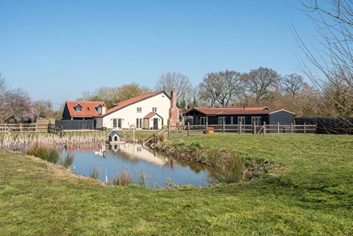 4 Bedroom Farm House For Sale In Carbrooke, IP25