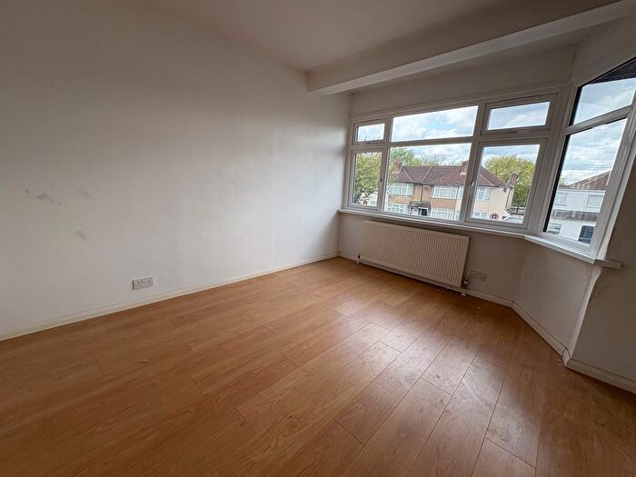 5 Bedroom Semi-Detached House To Rent In Nightingale Road, London, N9