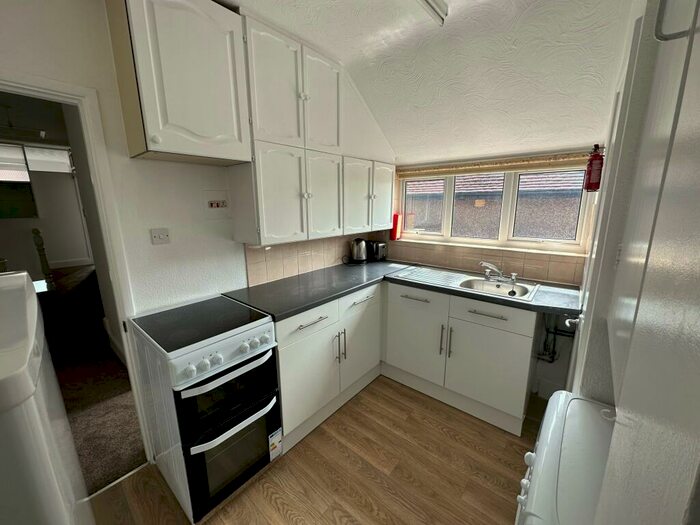 2 Bedroom Maisonette To Rent In Southfield Road, Oxford, OX4