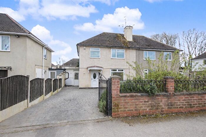 3 Bedroom Semi Detached House For Sale In Chingford Road, Nottingham, NG8