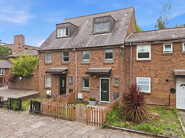 3 Bedroom Terraced House For Sale In West Gardens, Wapping, E1W