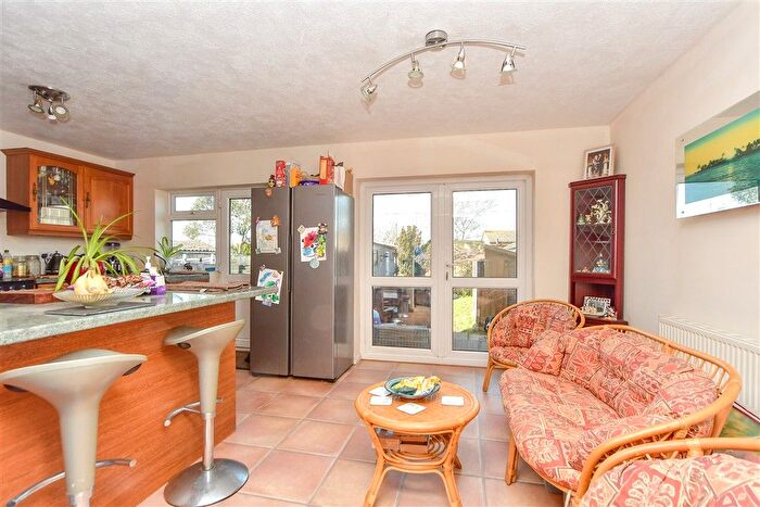 3 Bedroom Detached House For Sale In Queenborough Road, Minster On Sea, Sheerness, Kent, ME12